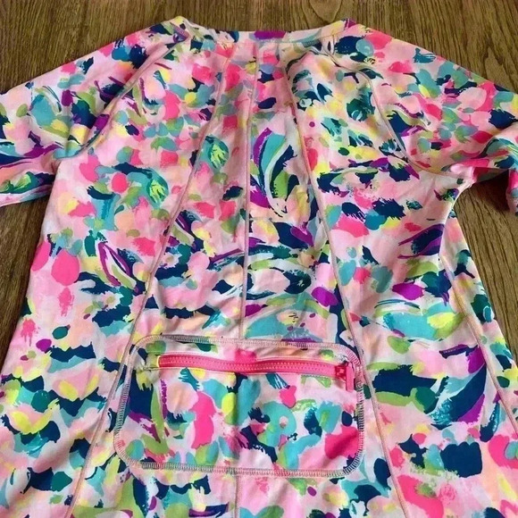 Lilly Pulitzer Women’s Small Kalani Sunguard Pina Colada Club Sports Top - Picture 4 of 5